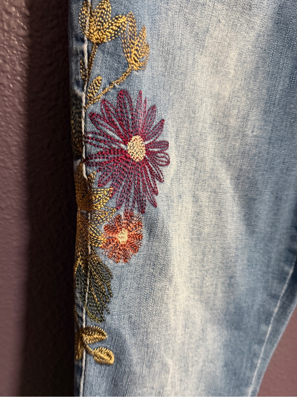 Royalty For Me Floral Embroidered Mid Rise Straight-Leg Jeans NWT - Picture 5 of 9